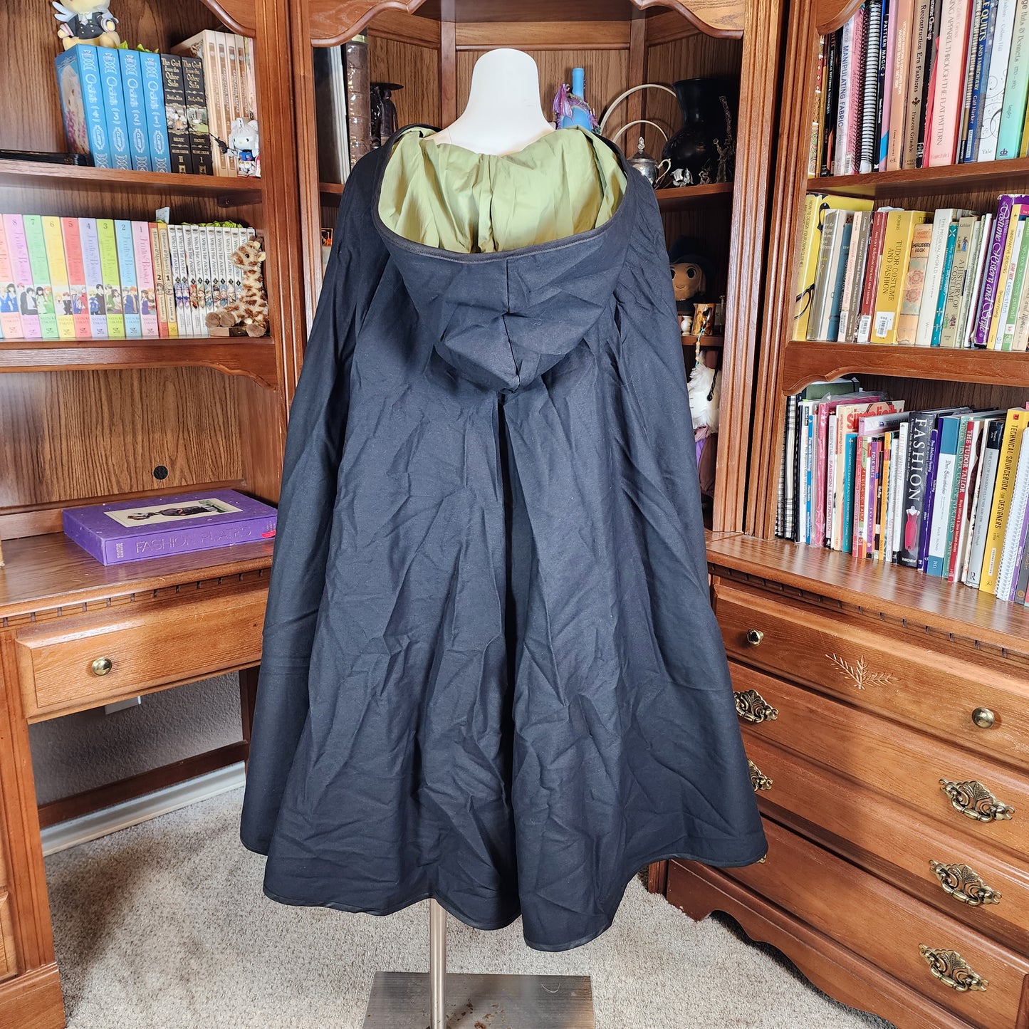 Traveler's Cloak- Black with Olive Lining