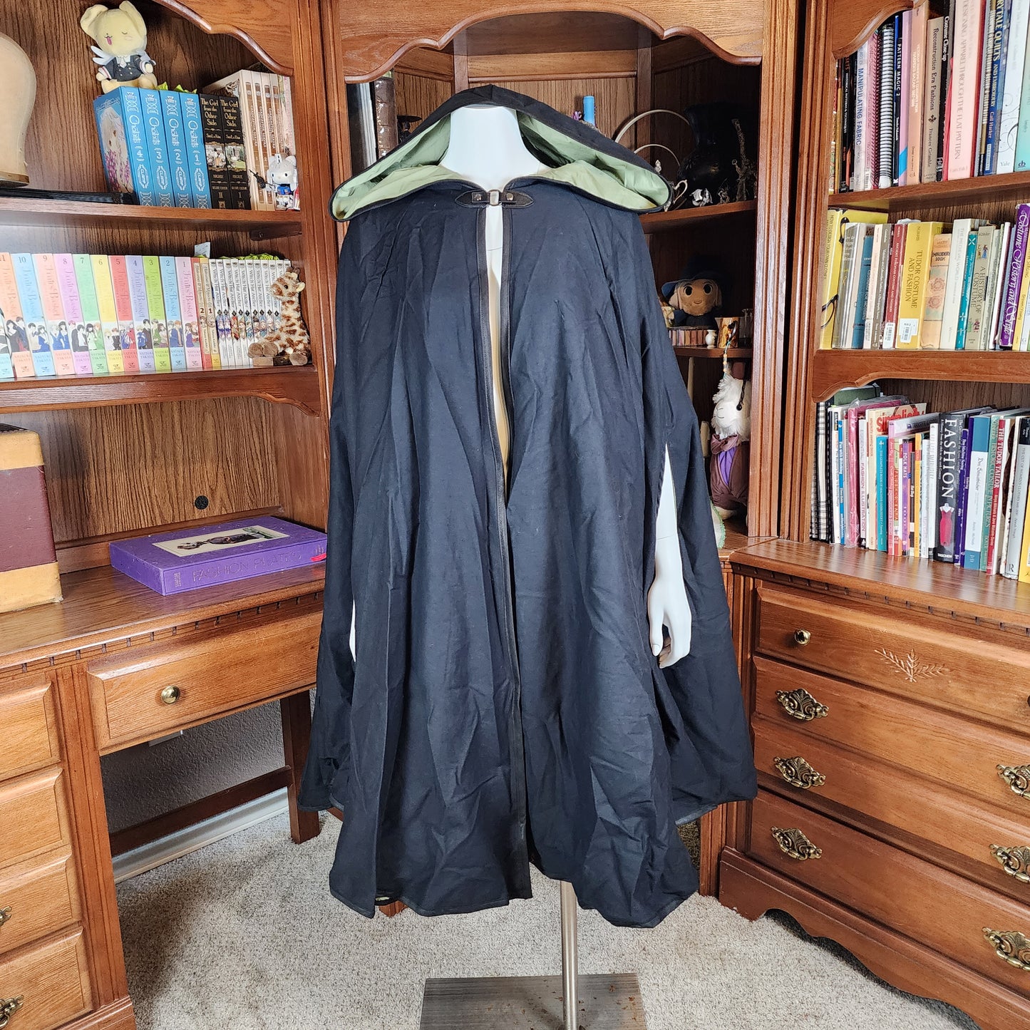 Traveler's Cloak- Black with Olive Lining