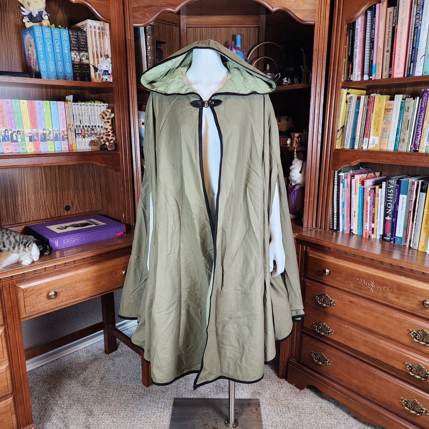 Traveler's Cloak- Olive with Olive Lining