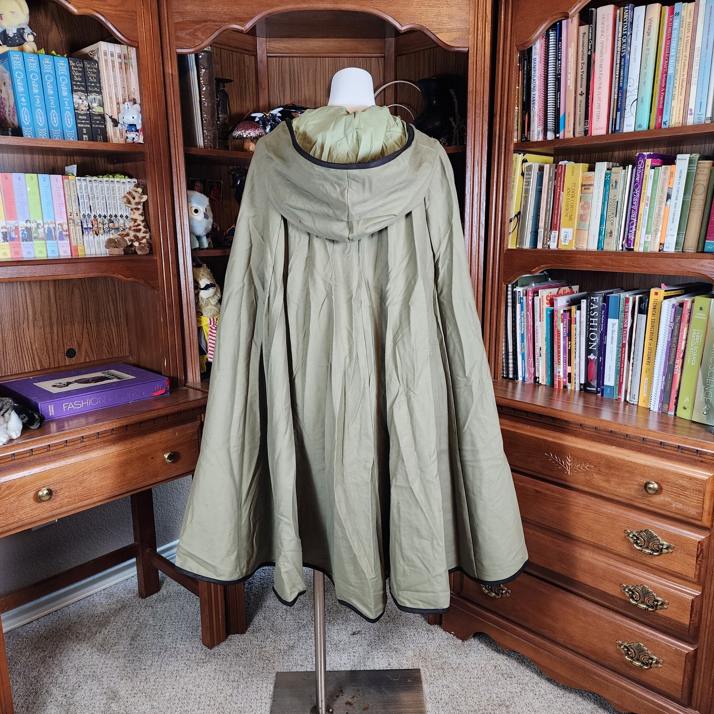 Traveler's Cloak- Olive with Olive Lining