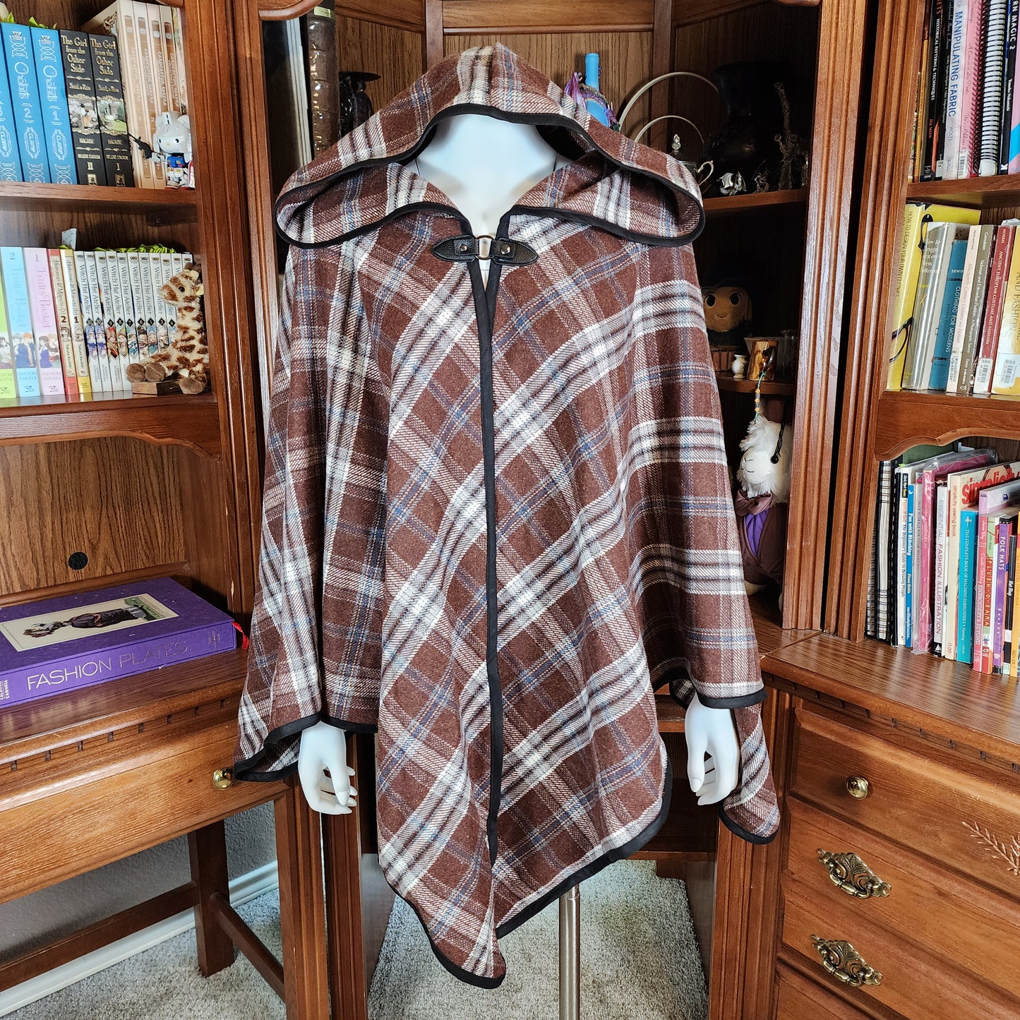 Apprentice Adventurer Cloak- Brown Plaid