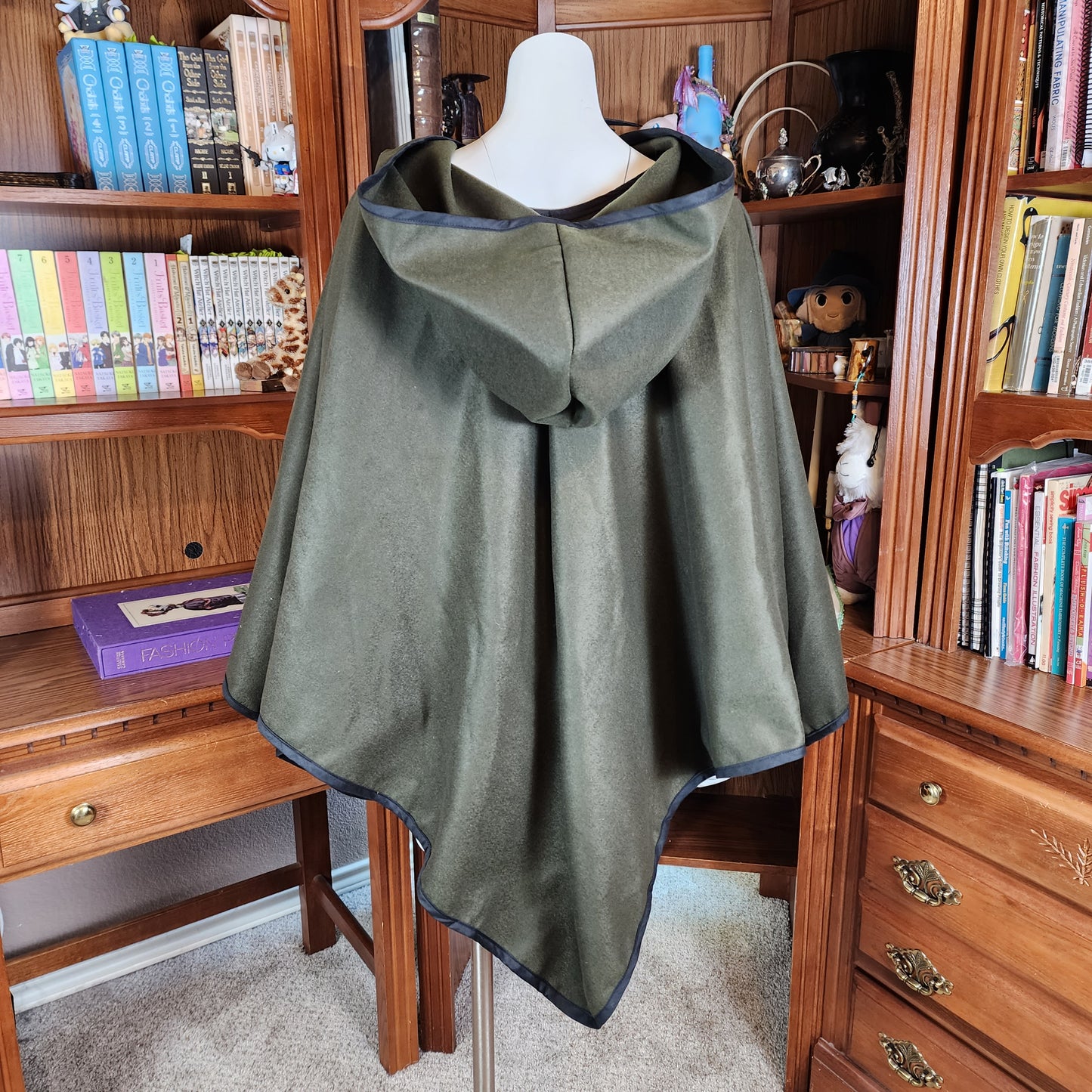 Apprentice Adventurer Cloak- Olive