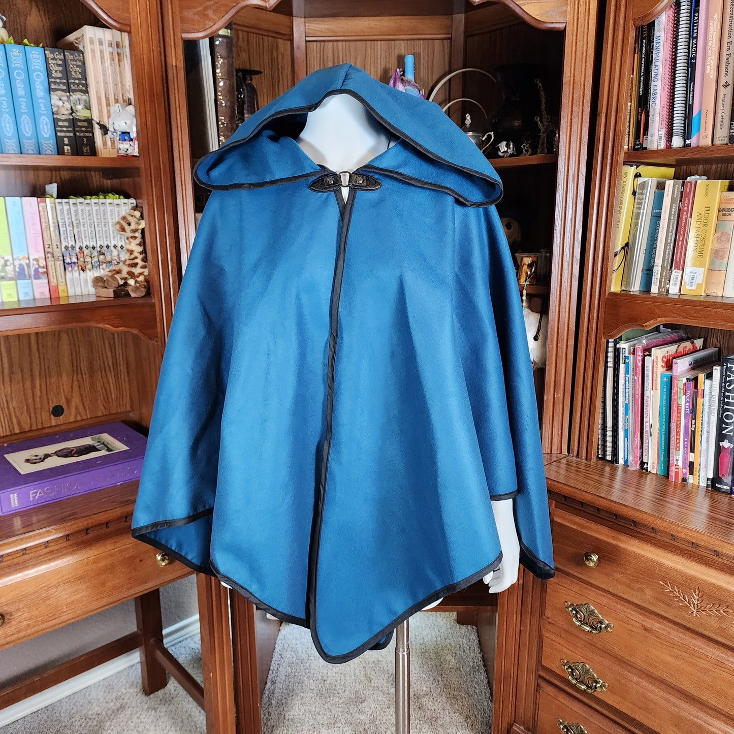 Apprentice Adventurer Cloak- Teal