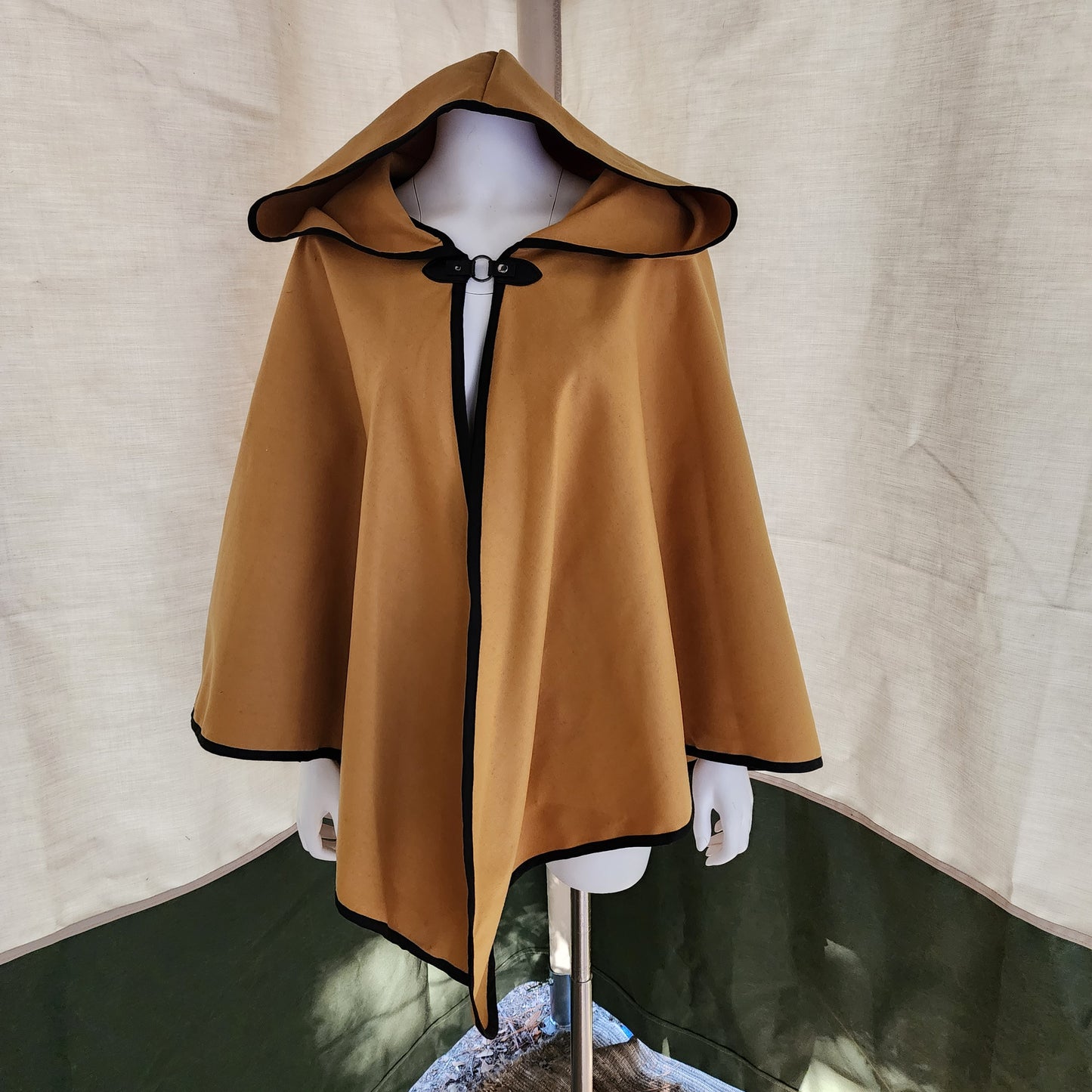 Apprentice Adventurer Cloak- Yellow