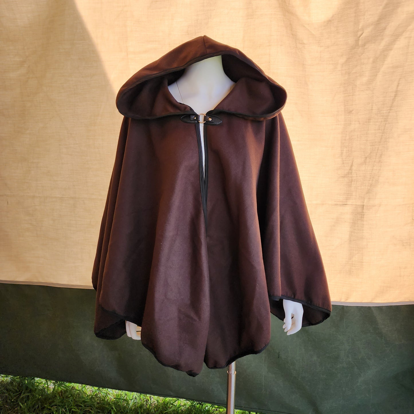 Apprentice Adventurer Cloak- Dark Brown