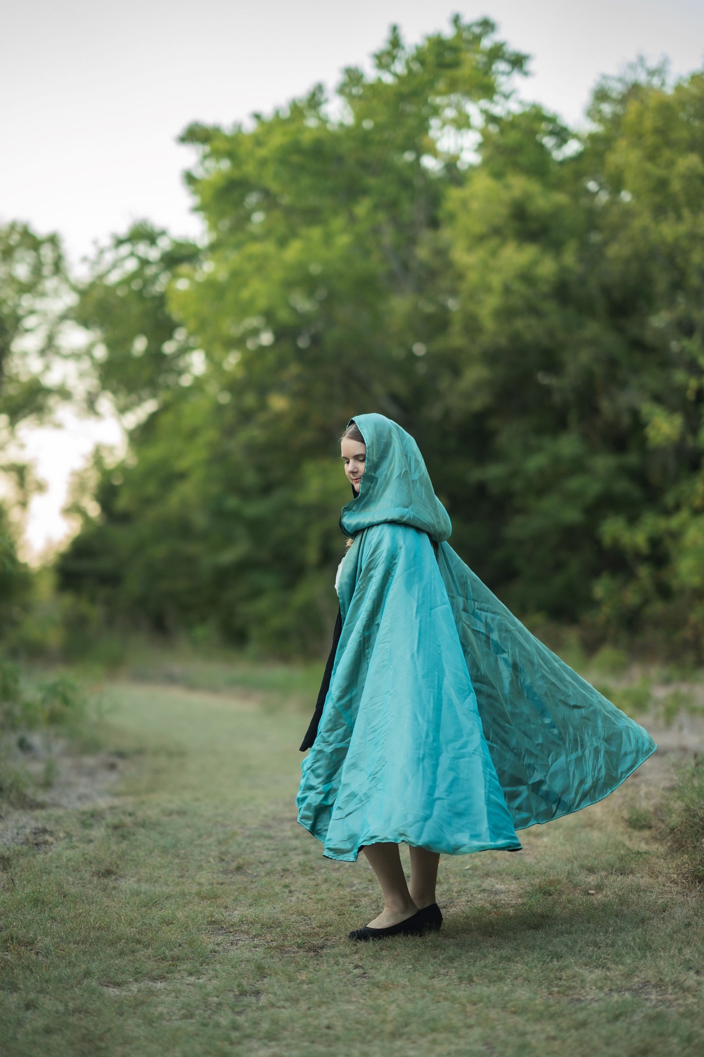 Spellslinger's Cloak- Aqua/gold Iridescent and Black