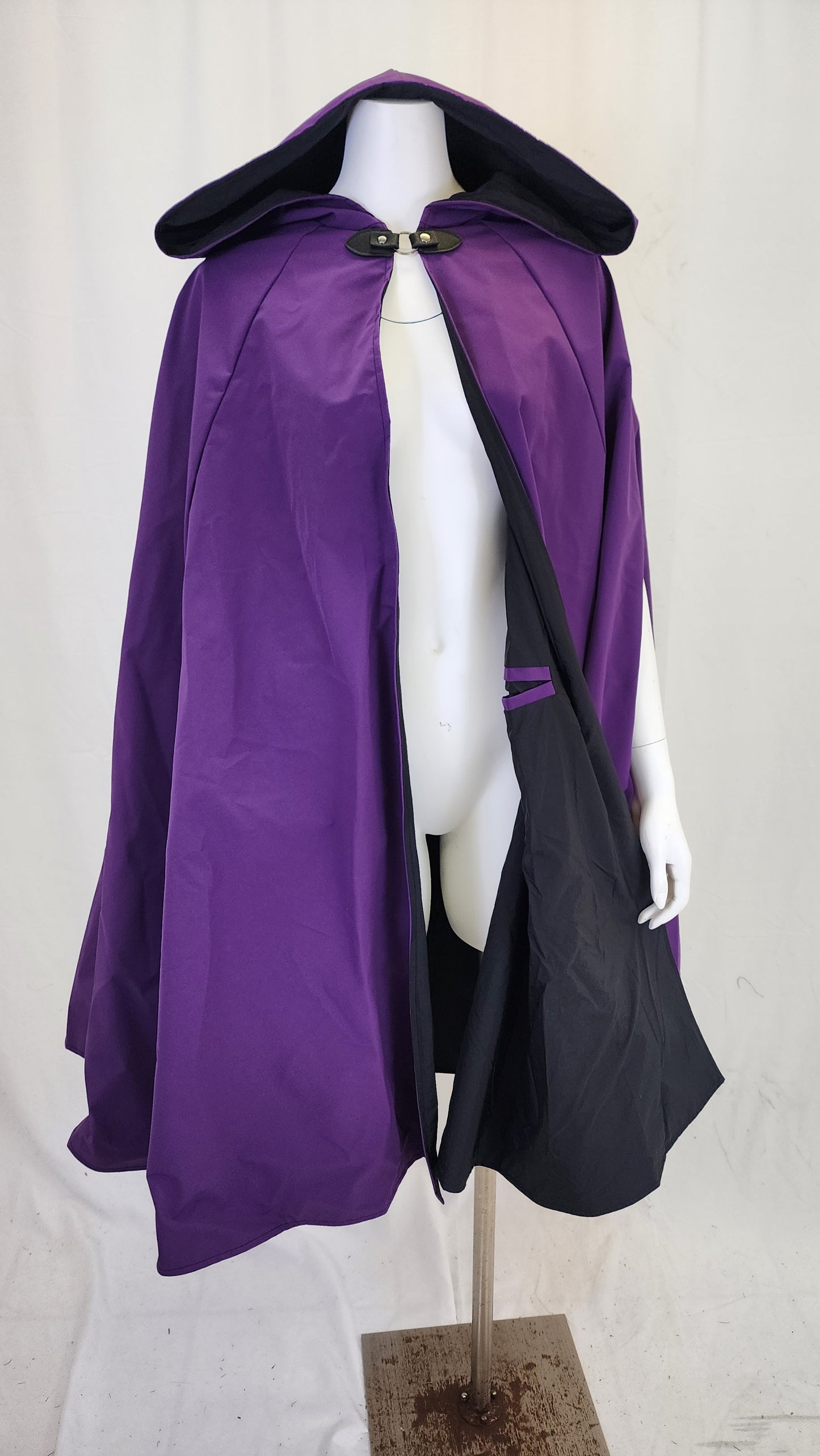 Traveler's Cloak- Purple with Black Lining