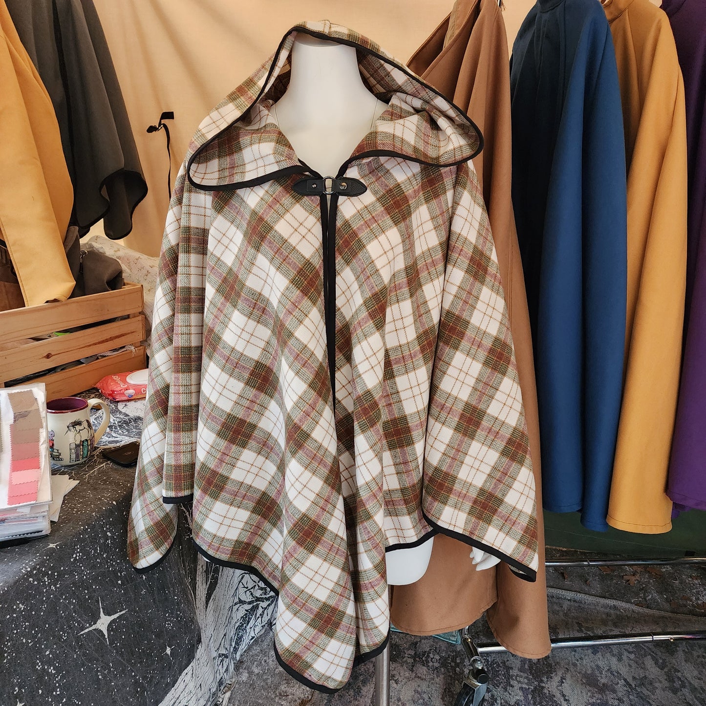 Apprentice Adventurer Cloak- Cream with green Plaid