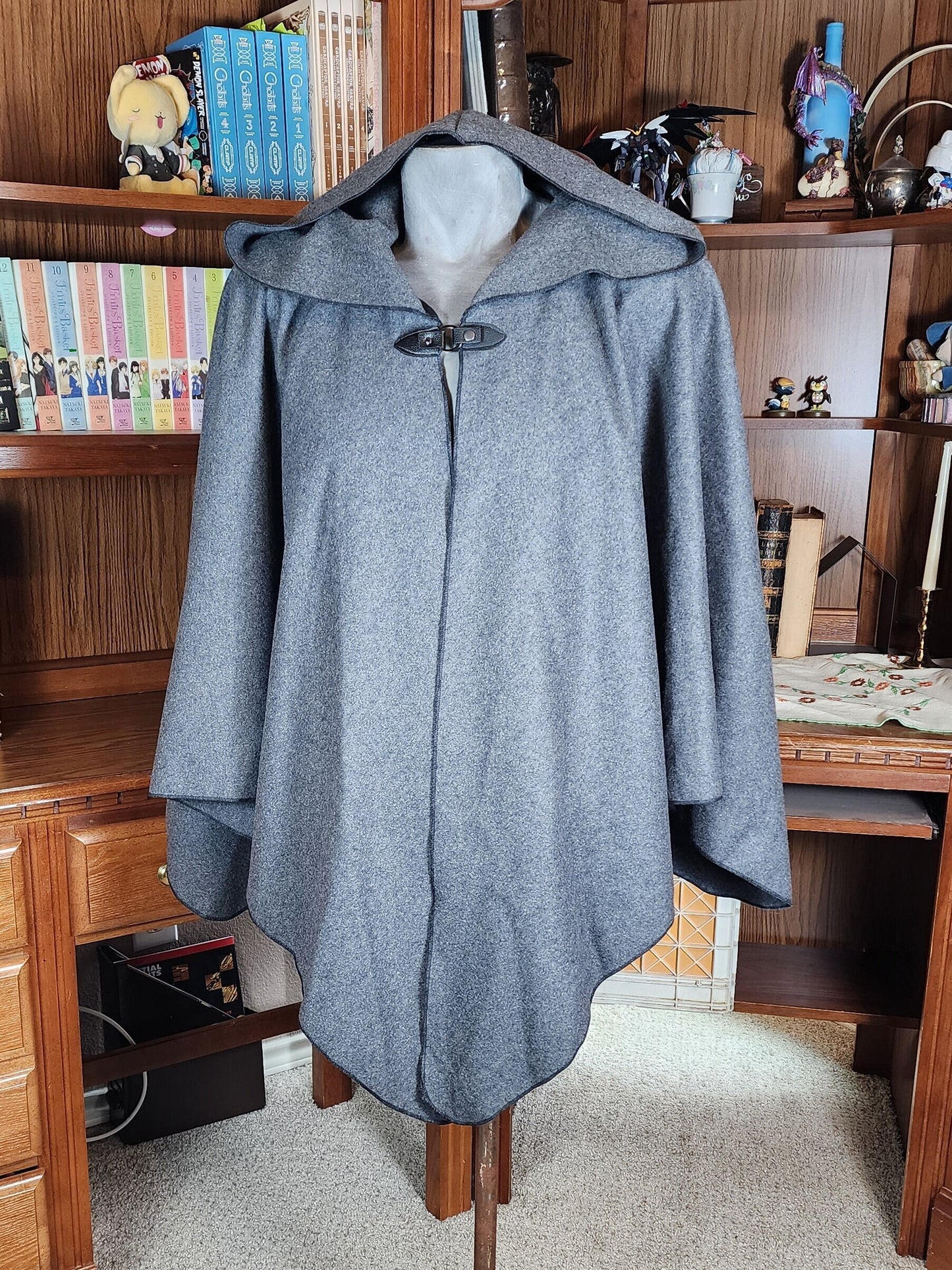 Apprentice Adventurer Cloak- Grey