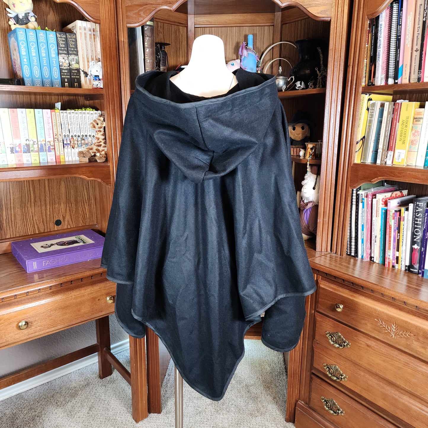 Apprentice Adventurer Cloak- Black Wool Blend