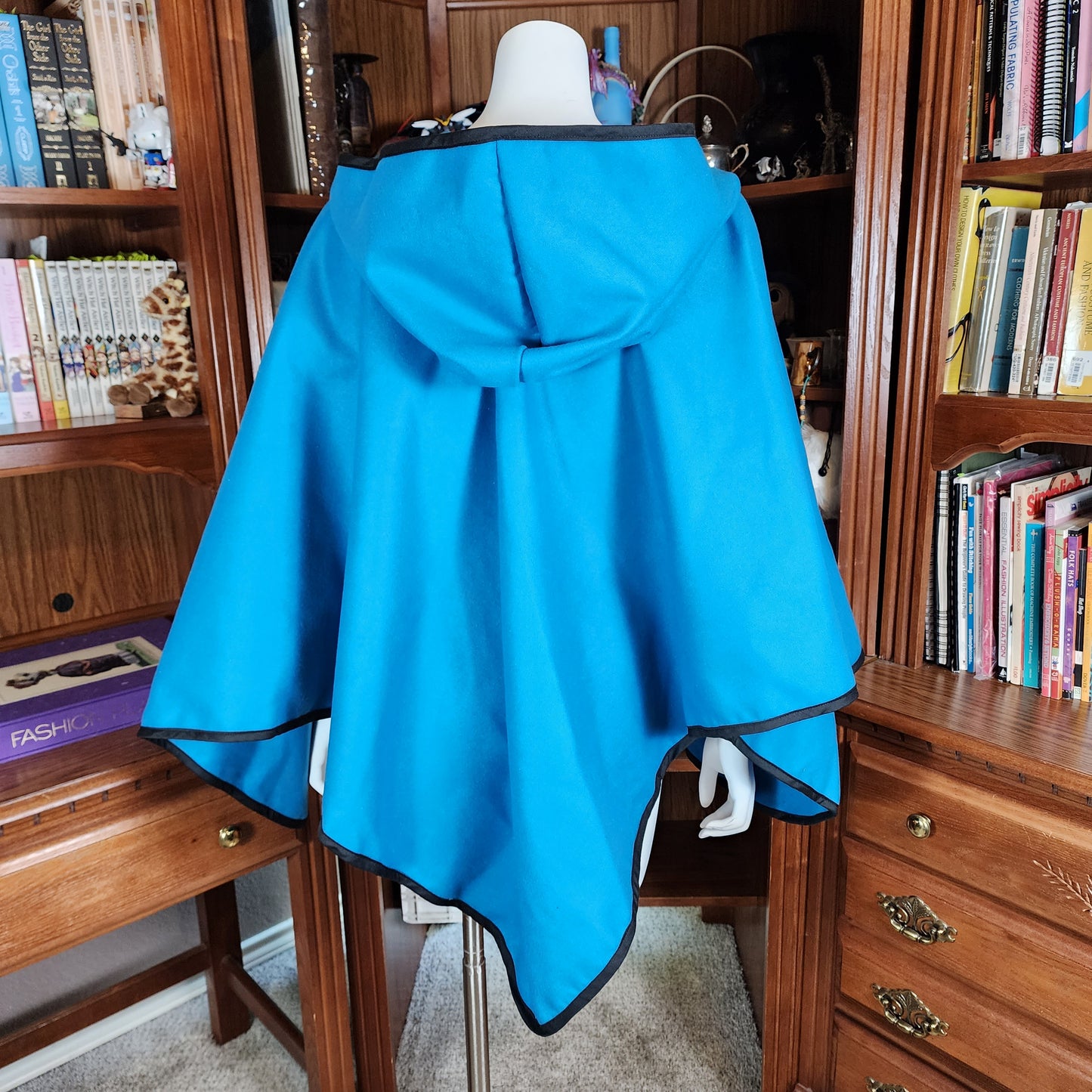 Apprentice Adventurer Cloak- Turquoise