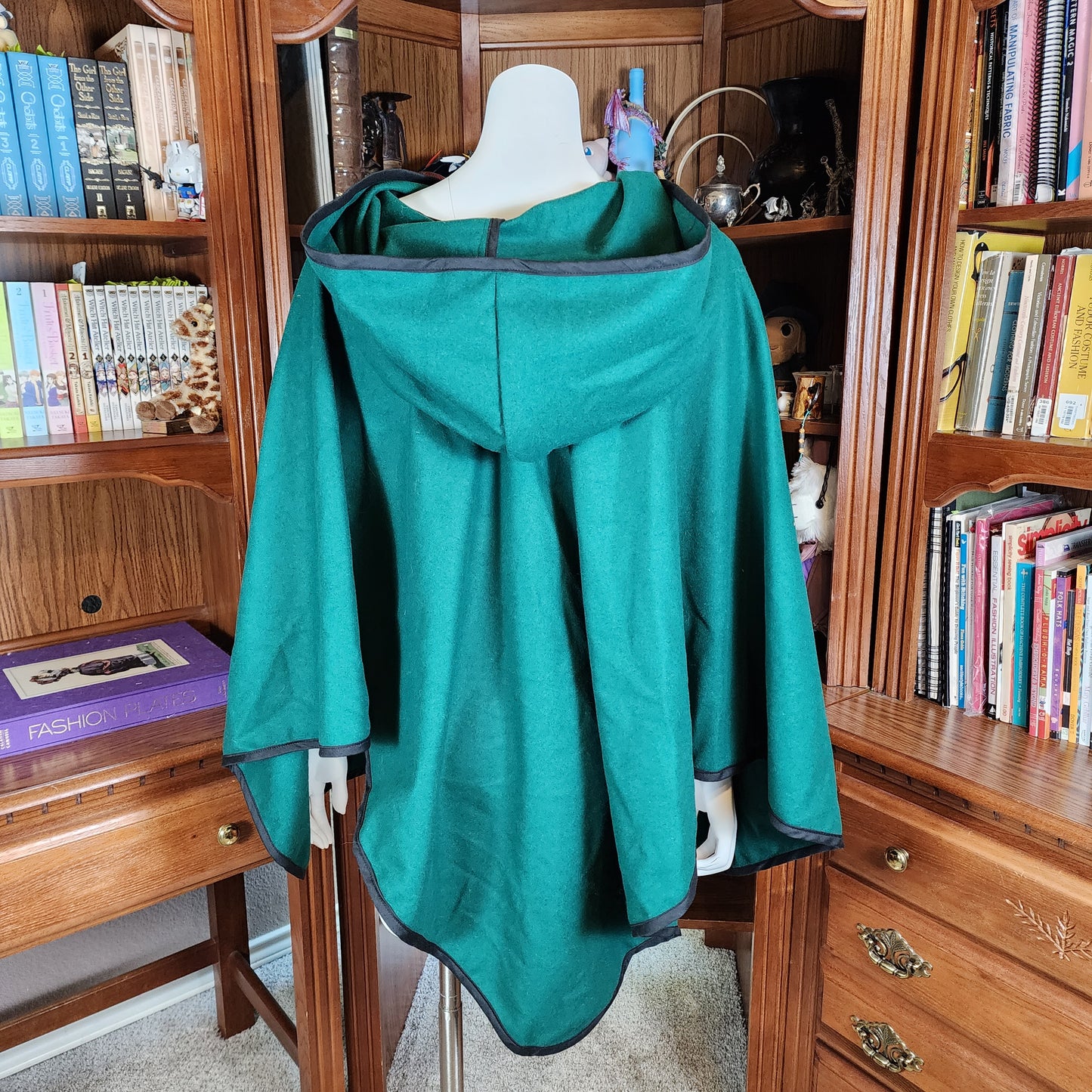 Apprentice Adventurer Cloak- Emerald Green Wool Blend