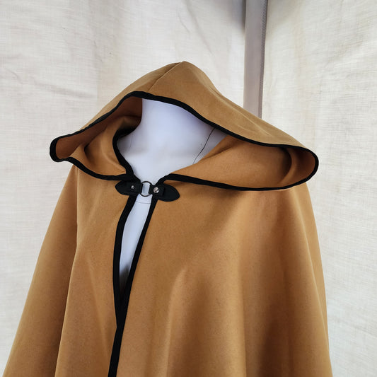 Apprentice Adventurer Cloak- Yellow
