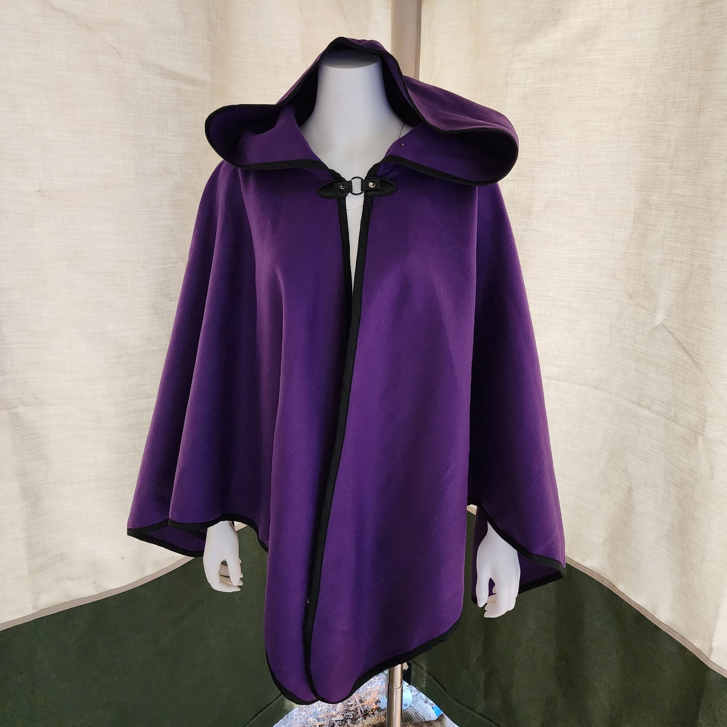 Apprentice Adventurer Cloak- Purple