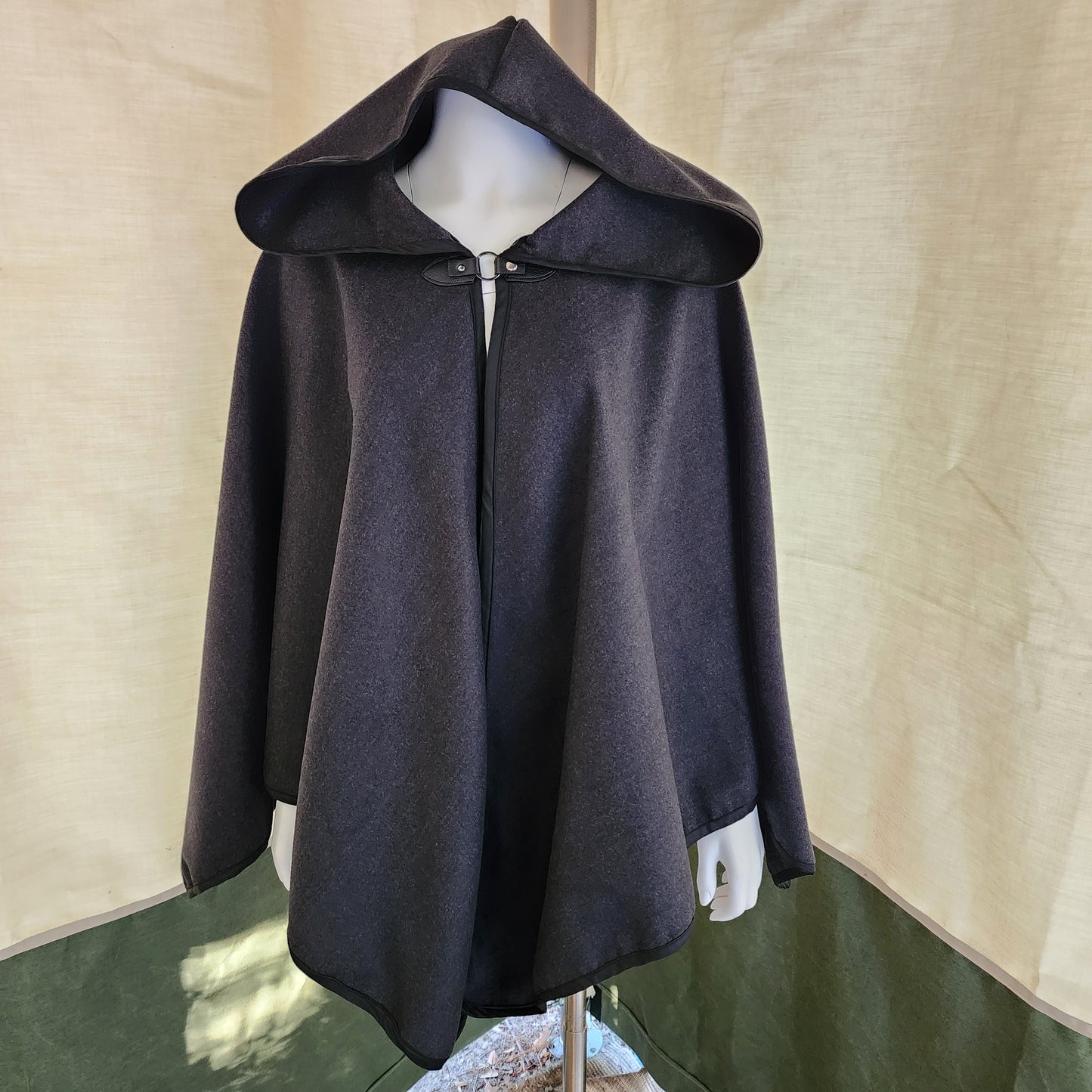 Apprentice Adventurer Cloak- charcoal