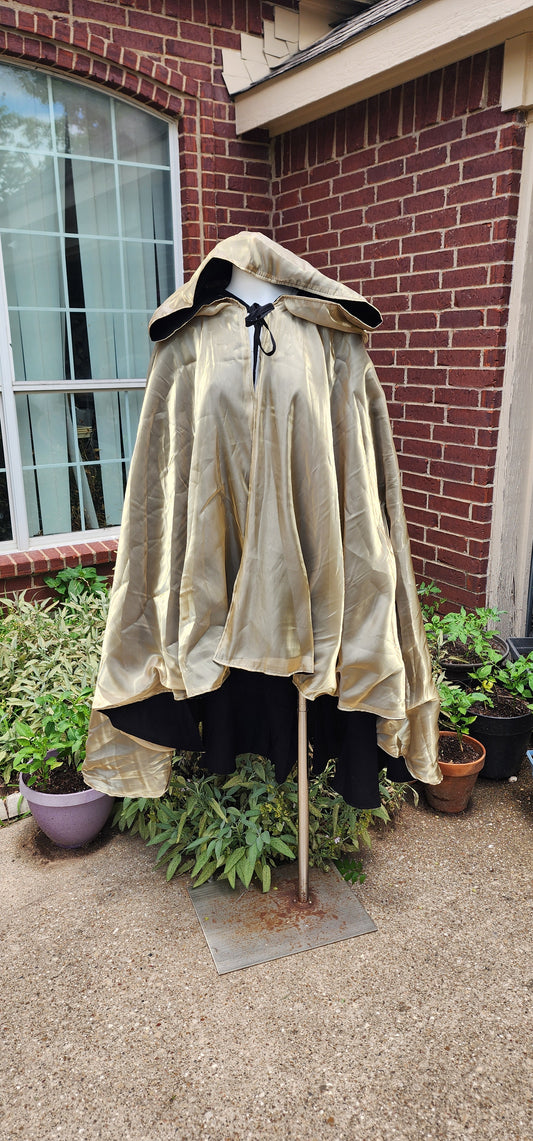 Gold and Black Spellslinger's Cloak