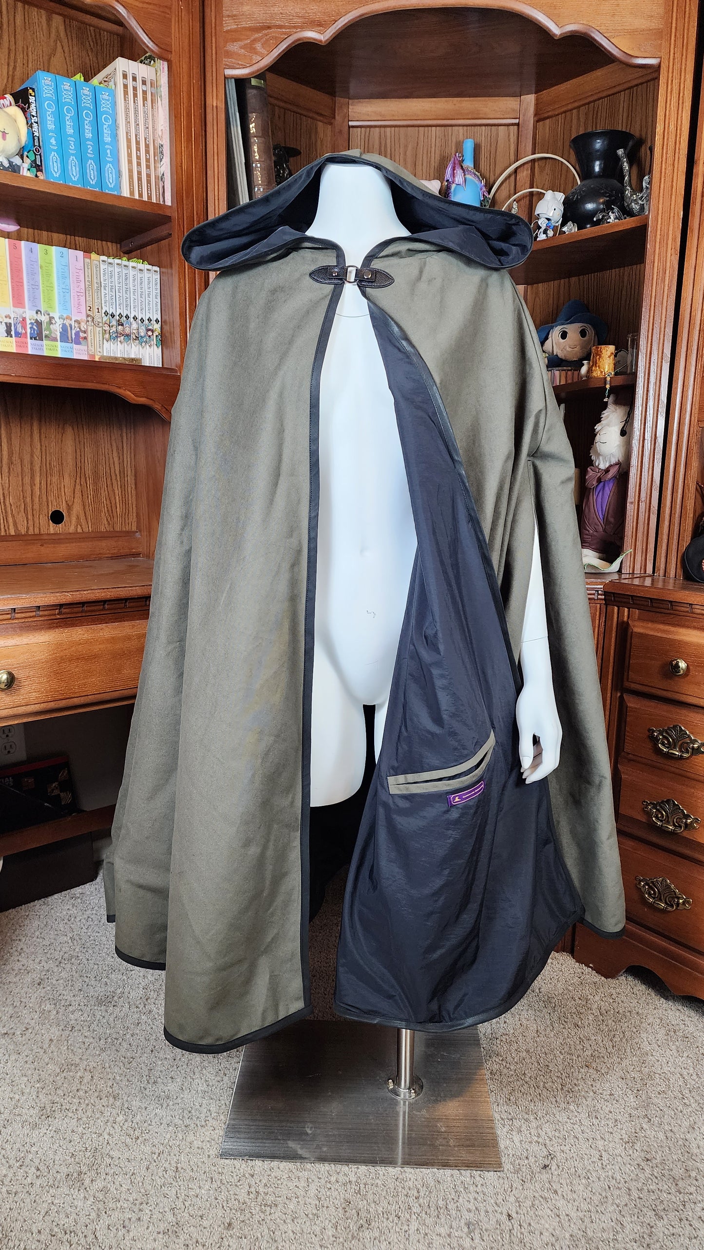 Traveler's Cloak- Olive Green with Black Lining